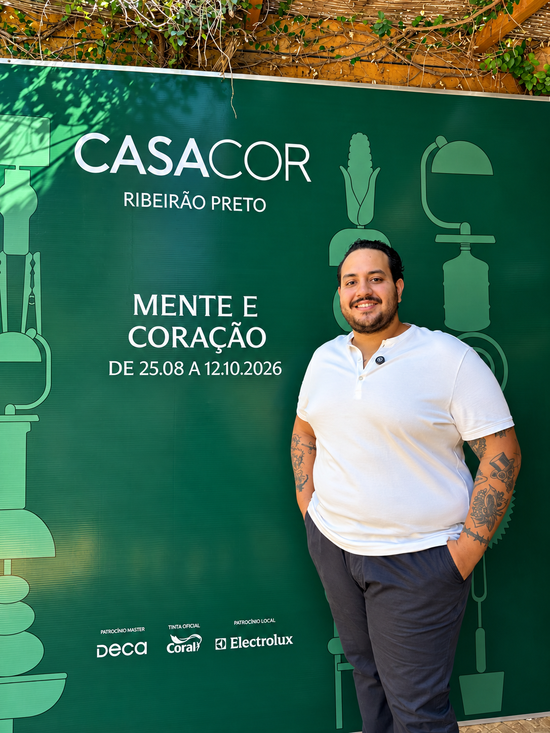 Victor em visita à CASACOR Ribeirão Preto