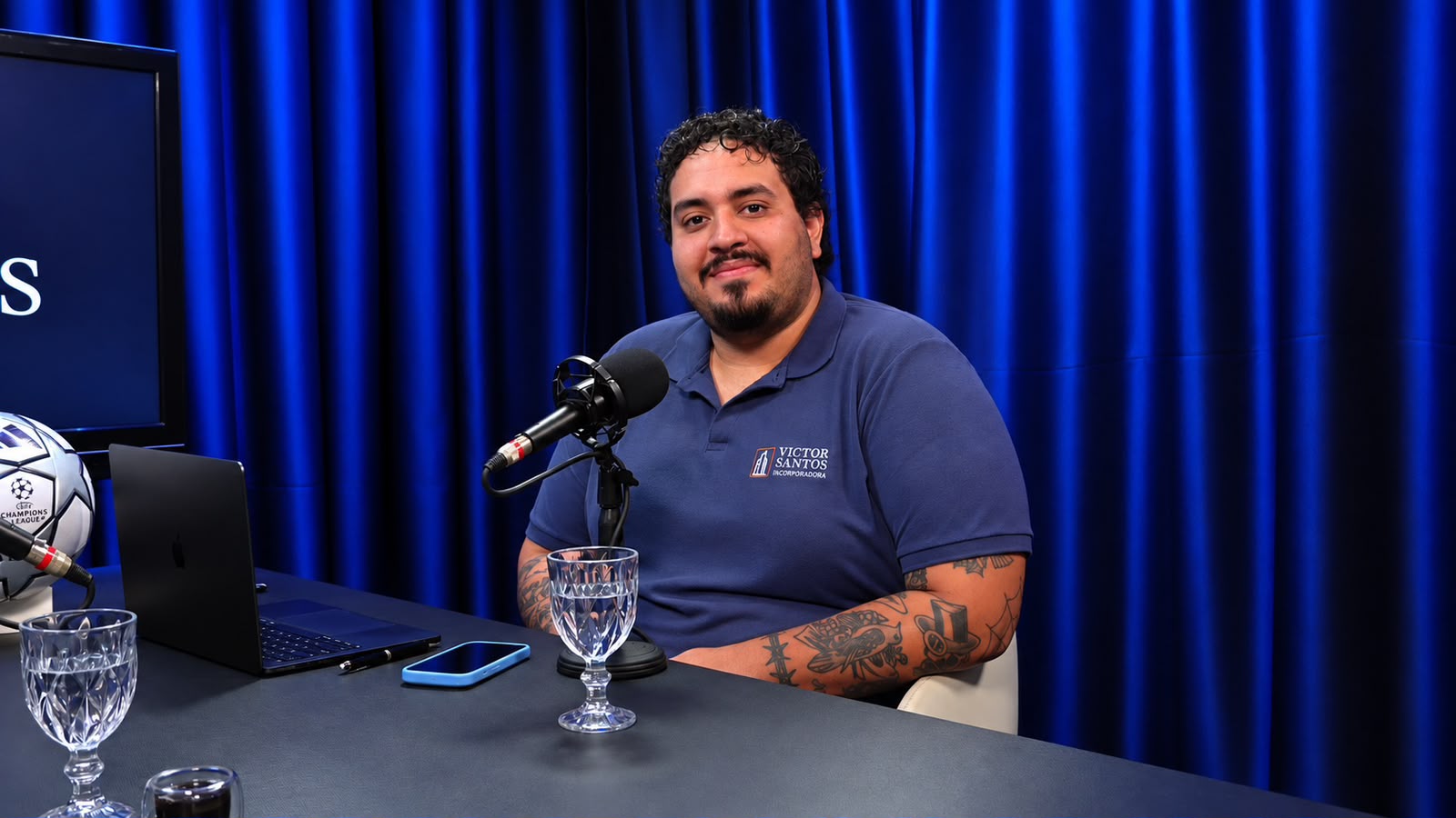 Victor Santos no estúdio do VS Talks